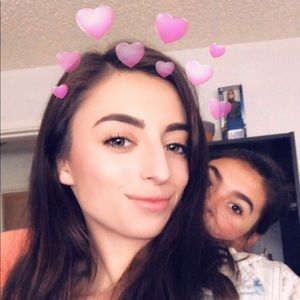 Meet your Posher, Alexis